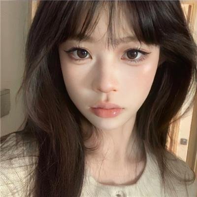 红唇相吻